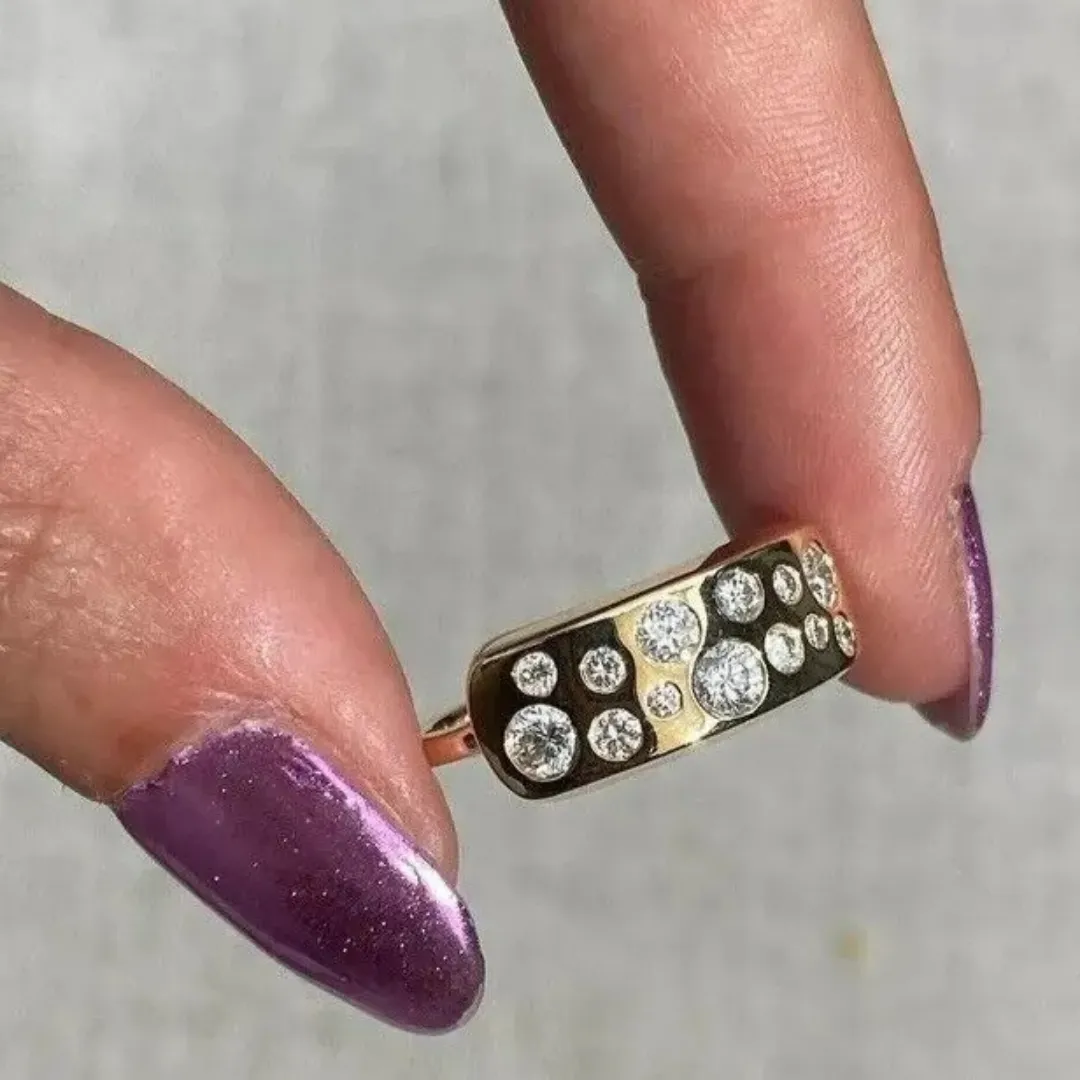 /public/photos/live/Flush Set Round Moissanite Modern Wedding Bands 600 (3).webp